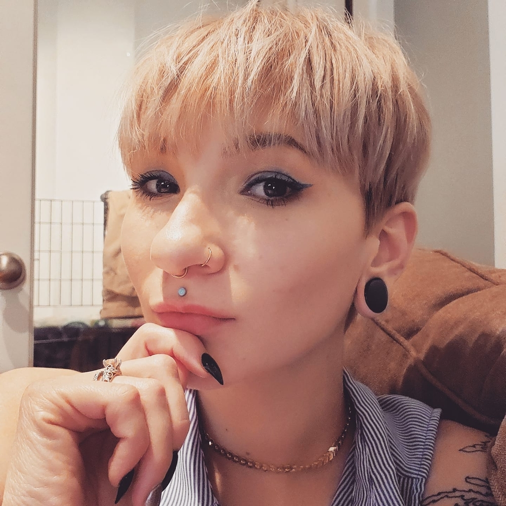 Meet your Posher, Emily